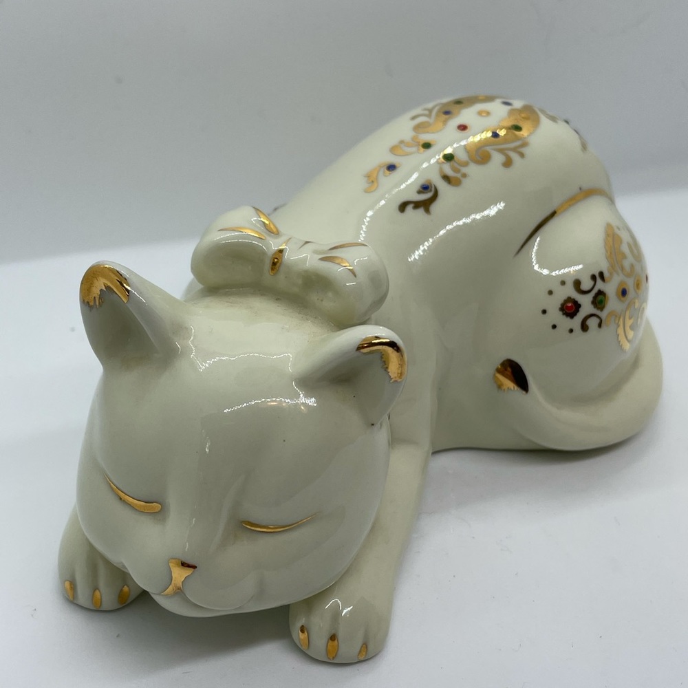 Cat Figurine - Ceramic